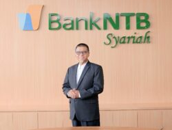 Dewan Sasak Muda beri penghargaan ke Dirut Bank NTB Syariah atas dedikasinya membangun daerah