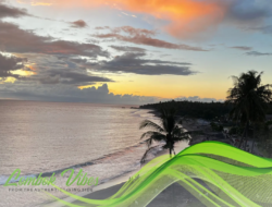 Menikmati sunset di Senggigi: segelas kopi, view menakjubkan, dan senyuman hangat para pedagang kecil