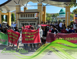 Massa gedor Yayasan RSI NTB buntut tak bayar hutang