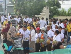 Ramadan di Lombok Utara penuh harmoni, Umat Buddha dan Polres bagi-bagi 1.000 takjil untuk pengguna jalan