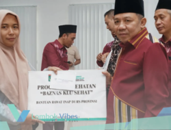 Bupati Najmul salurkan ZIS Baznas KLU, 122 mustahik terima bantuan usaha dan rumah layak huni