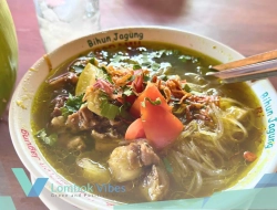 Menikmati lezatnya sajian soto Sasak di Warung Barokah Gangga, Lombok Utara