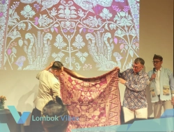 Tiga Srikandi NTB temukan keris Kerajaan Bima dan wastra Lombok di Museum Australia