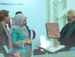 Buku 572 halaman ungkap kekayaan tenun Lombok ke dunia, NTB dapat fasilitasi beasiswa ke Australia