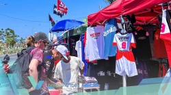 Merchandise Veda Ega dan Marc Marquez diburu di hari pertama MotoGP Mandalika 2026