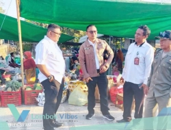 Wabup Kusmalahadi turun ke Pasar Tampes, Pol PP KLU tertibkan pedagang pemicu macet